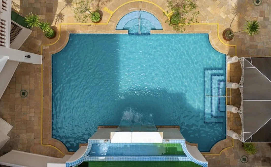 Vista aérea das piscinas