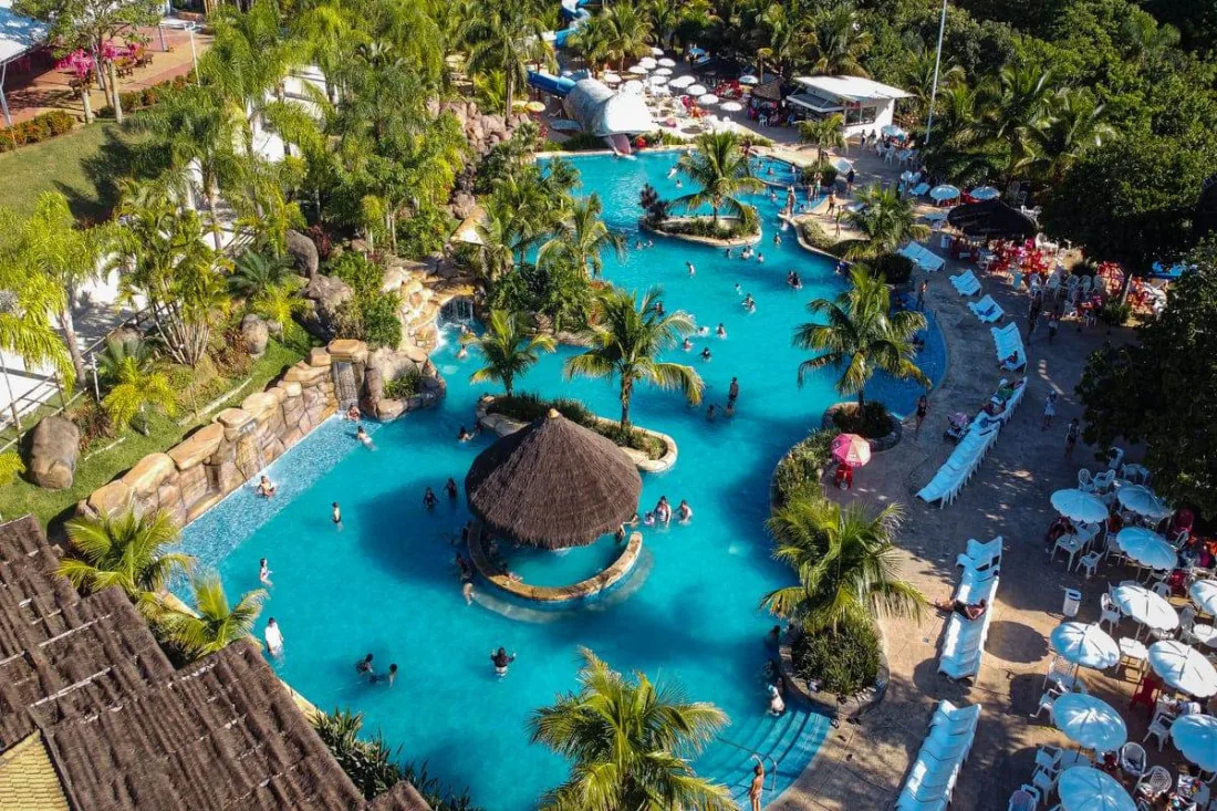 Vista aérea das piscinas